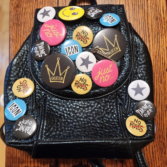 Danielle Nicole Disney Cruella Backpack 🎒 NWT - Picture 10 of 16